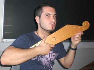 Juan Luis Alonso & his 5-String-Kantele